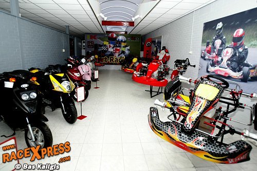 Een ruime showroom